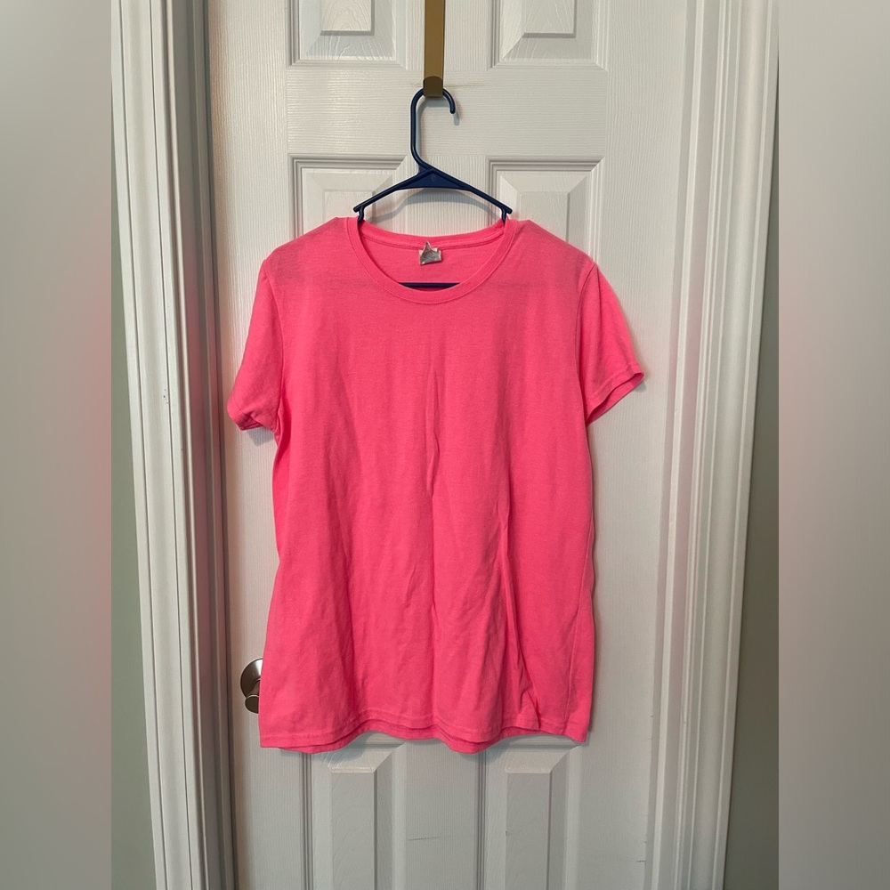 Gildan Hot Pink Women's Cotton Blend T-Shirt - Picture 1 of 4